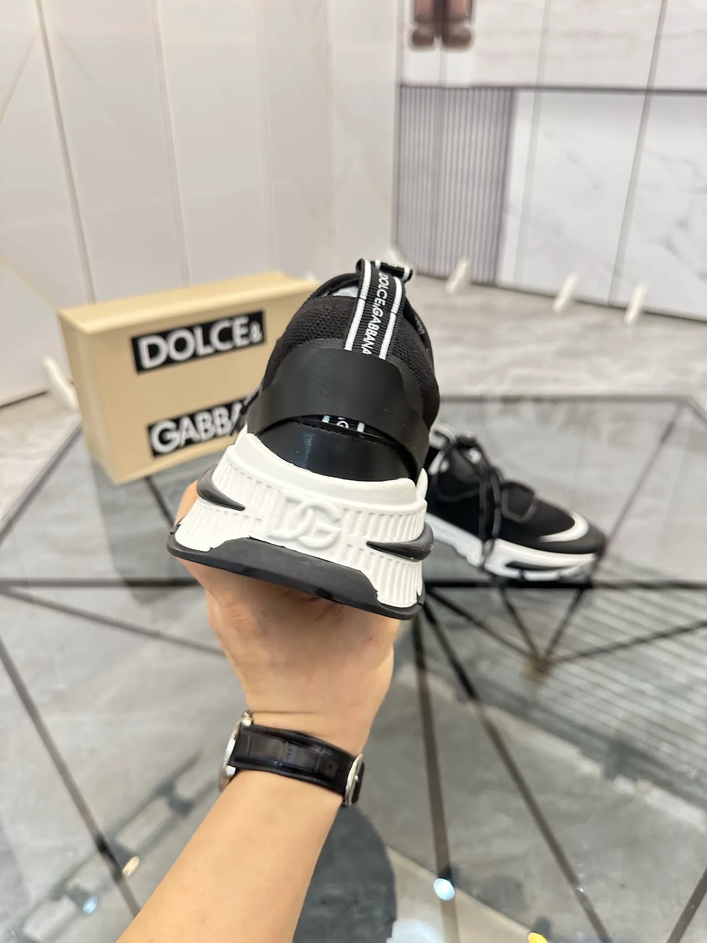 Men's shoes for sale 💰: 💰P500¥ Product trademark: DG* "Dolce & Gabbana*" low-top casual shoes Regular size: 35-45 (can be customized to 46) Couple style Product materials: Upper imported cowhide stitched with original fabric, breathable lining, original outsole. Number: 803